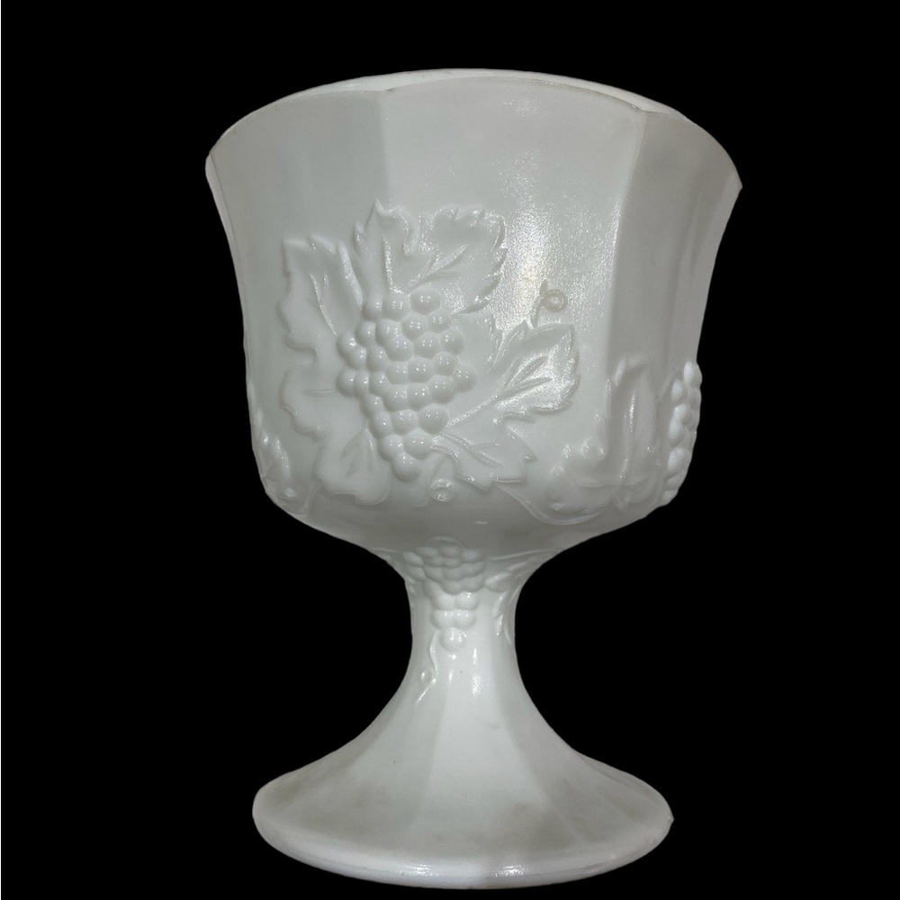 Vintage Indiana Glass White Milk Glass Harvest Grape Goblet Pedestal Bowl - Picture 5 of 7